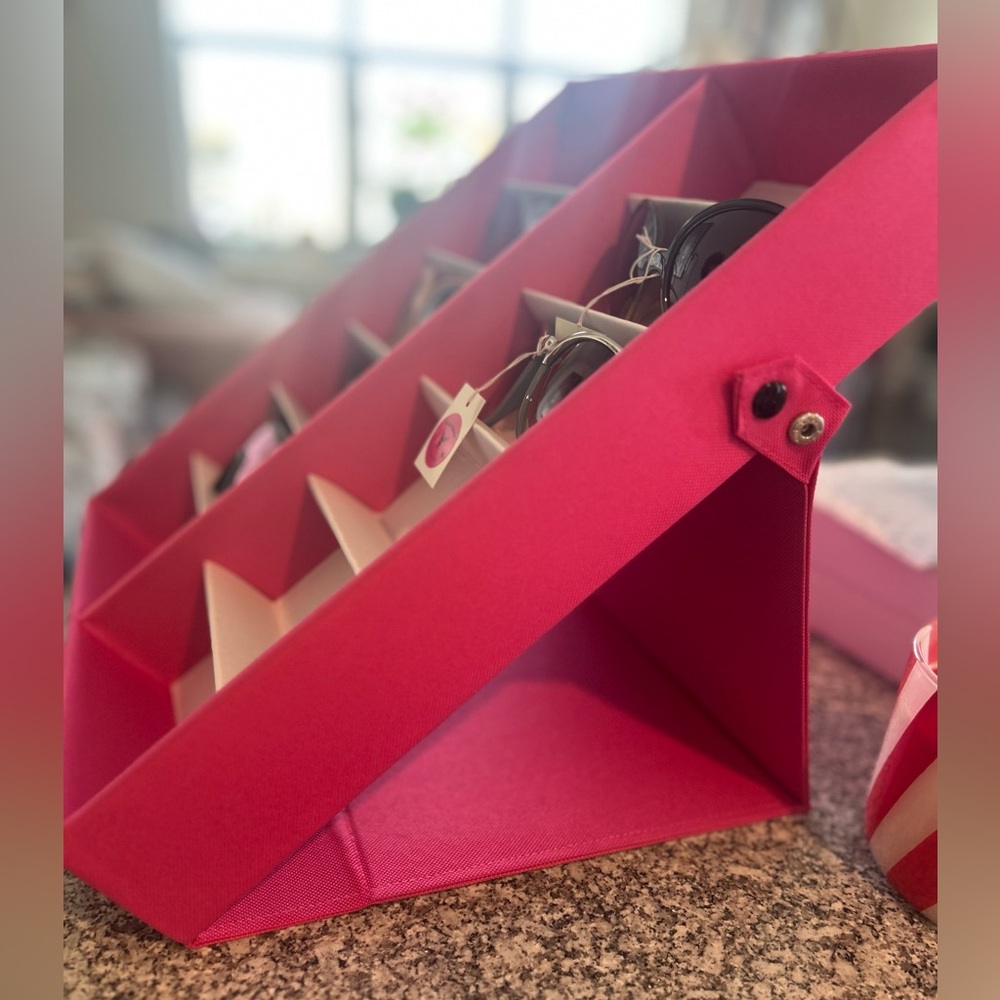 Pink Sunglasses Organizer